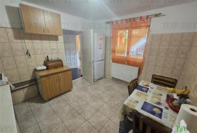 Casă individuală cu 4 camere cu Canalizare în Roșu - 4