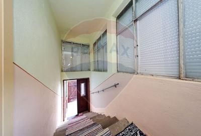 Casa spatioasa cu anexe si gradina in localitatea Ungra/Brasov - 8