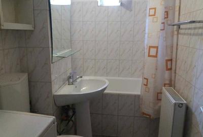 Apartament cu 3 camere decomandat în Micro 4 - 1