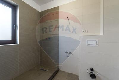 Casă cu 8 camere cu Teren 500 Mp în Tărlungeni - 27