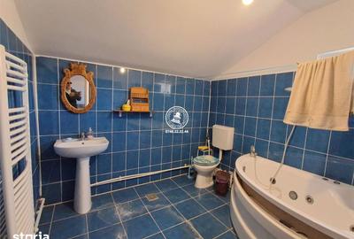Casă cu 6 camere cu Teren 475 Mp în Rediu
