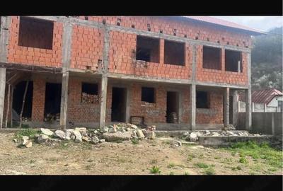 Casă cu Teren 510 Mp în Central - 11