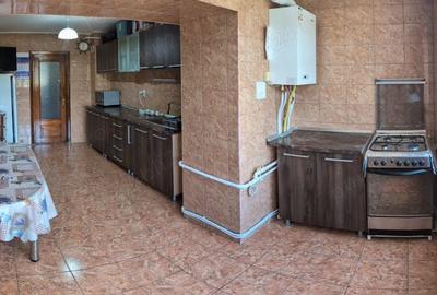 Apartament cu 3 camere decomandat în 1 Mai - 9