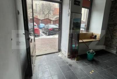 Spațiu comercial, de 56 mp, în Central - 7