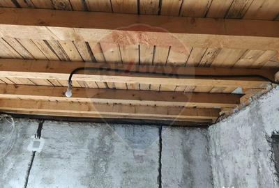 Casă cu 5 camere cu Teren 200 Mp în Poiana - 2