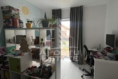 Vila deosebită parte dintr-un triplex - 18