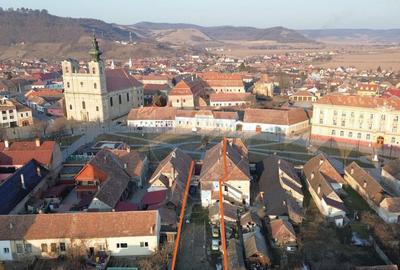 Casa cu istorie in inima Dumbraveniului 15 min. de... - 25