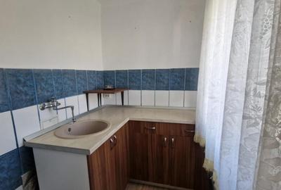 Apartament cu 3 camere semidecomandat în 23 August - 1