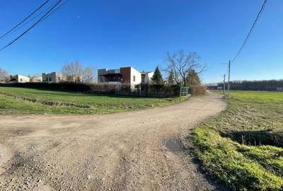 Teren de 1000 mp, în Exterior Vest