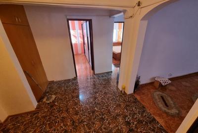 Apartament decomandat 3 camere ,zona CET - 6