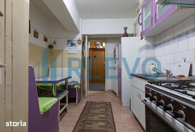 Apartament cu 4 camere decomandat în 9 Mai - 3