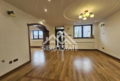 Casă individuală cu 6 camere cu Canalizare în Central - 2