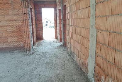 Casă cu 3 camere cu Teren 500 Mp în Central - 3