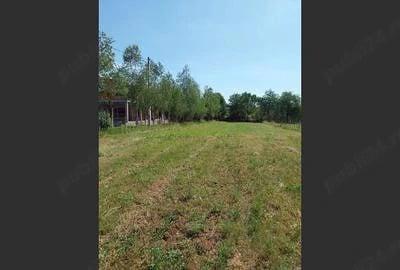 Teren de 2590 mp, în Central