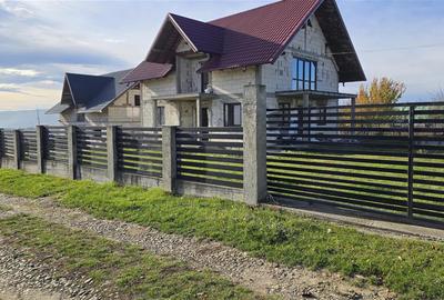 Casă individuală cu 5 camere cu Teren 600 Mp în Mitocu Dragomirnei - 1