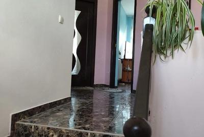 Apartament cu 3 camere decomandat în Central - 1