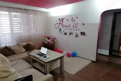 Apartament cu 3 camere semidecomandat în Central - 1