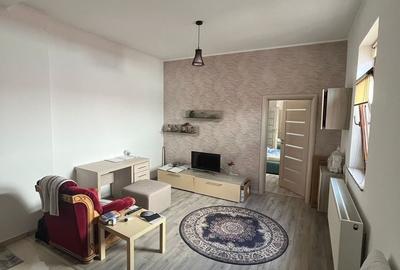 Casă individuală cu 6 camere cu Canalizare în Ultracentral