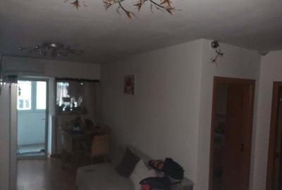 Apartament cu 3 camere decomandat în Central - 3