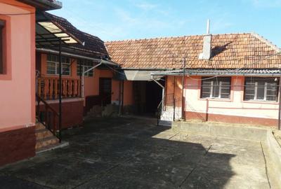 Casă cu 4 camere cu Teren 2082 Mp în Vadu Crișului - 10