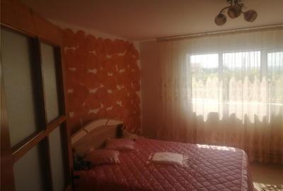 Casă cu 6 camere cu Teren 1000 Mp în Schela - 1