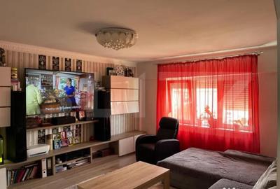 Apartament cu 3 camere semidecomandat în Carpați 2