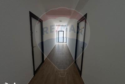 Spațiu comercial, de 26 mp, în Iosia - 12