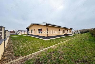 Casă cu 4 camere în Central