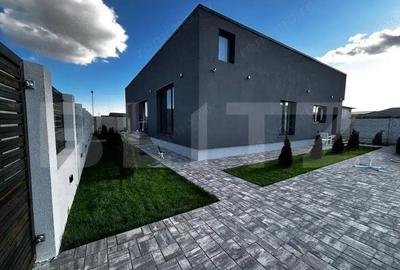 Casa lux, 3 camere, 180 mp utili si 660 mp teren, zona Metro