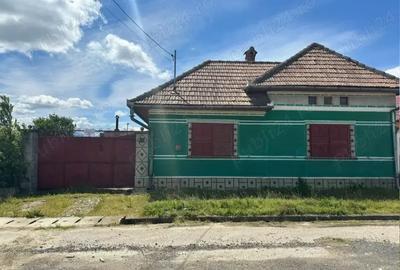 Vand casa de locuit