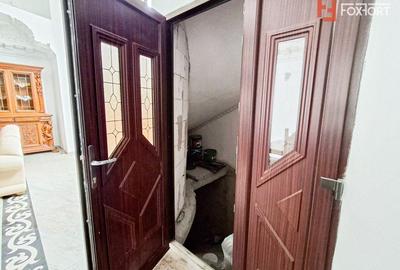Casă individuală cu 13 camere cu Canalizare în Recaș - 11