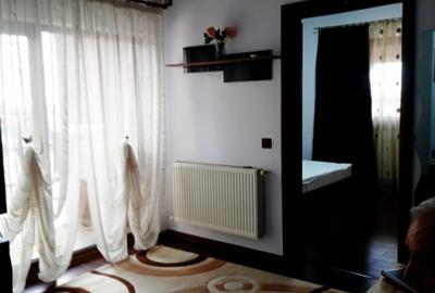 Apartament cu 3 camere semidecomandat în Fundeni - 1