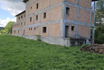 Casă cu 4 camere în Central - 2