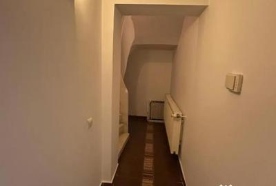 Apartament cu 5 camere decomandat în Panduri - 14