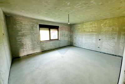 Casă individuală cu 15 camere cu Garaj în Girov - 19