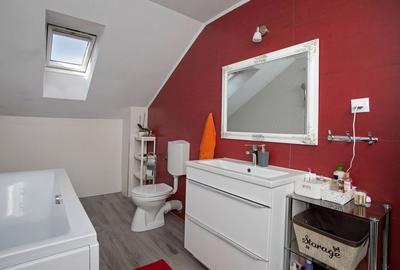 Vilă P+M, Clujului, 190 mp, teren 520 mp, singur în curte. 225 000 E - 40