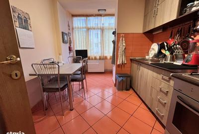 Apartament cu 3 camere semidecomandat, mobilat în Tractorul - 4