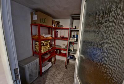 Casă individuală cu 4 camere cu Canalizare în Trocadero - 12