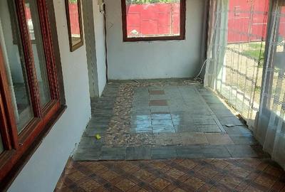 Casă cu Teren 350 Mp în Andrei Șaguna - 2