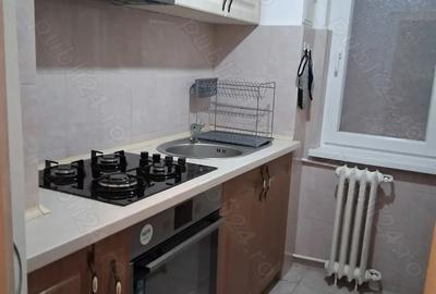 Apartament cu trei camere in zona centrala - 4