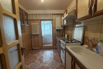Apartament cu 2 camere decomandat, mobilat în Nicolina