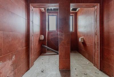 Cladire de 902 mp utili de vanzare, zona Grivitei - DN 13, COMISION 0 - 42