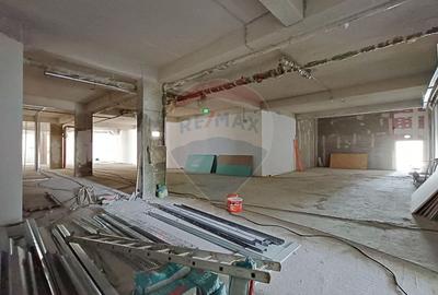 Spațiu comercial, de 448.20001220703 mp, în Nord-Vest - 3