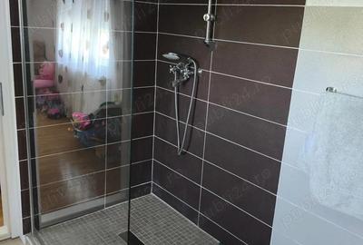 Casă cu 5 camere cu Teren 722 Mp în Central - 1