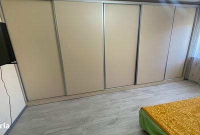 Apartament cu 2 camere decomandat în E3 - 12