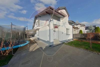 Casa / Vila in zona Est - 3