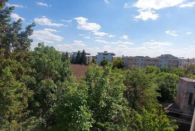 Vand apartament 3 camere decomandat - 2