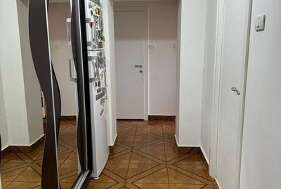 Apartament cu 3 camere în Vitan