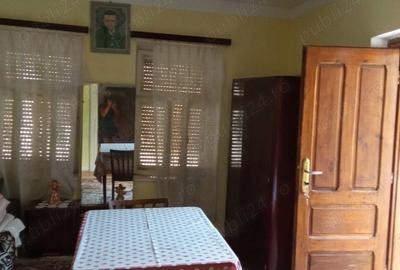 Casă cu 2 camere în Izvoarele (Livezile) - 4