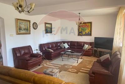 DE VANZARE Vila de vacanta in Pucioasa /Dambovita - 5